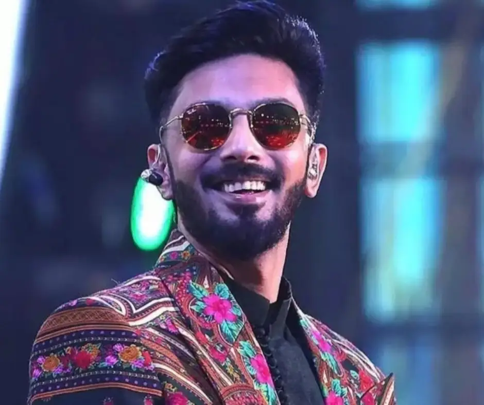 ৫০০ টাকা পারিশ্রমিকের গায়ক আজ প্রতিটি কাজে নেন ১০ কোটি টাকা! কে এই গায়ক?