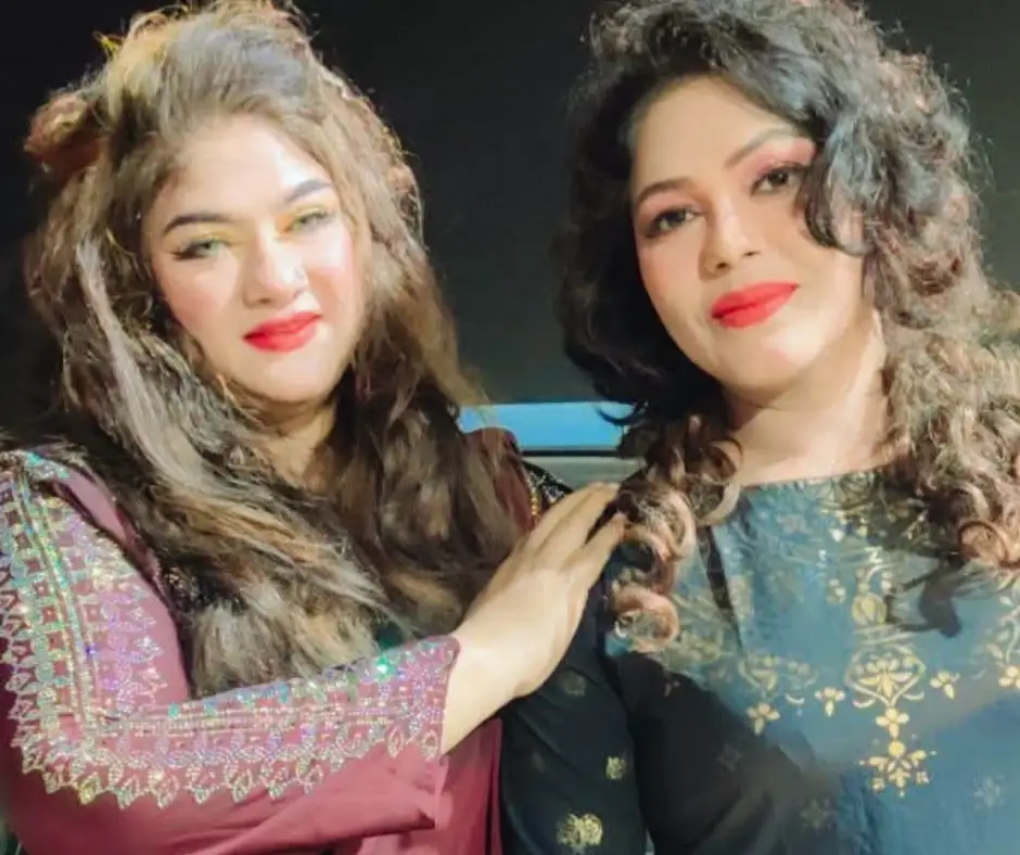 দীর্ঘ ৭ বছর পর নাসরিন-মুনমুনের পুনর্মিলন…